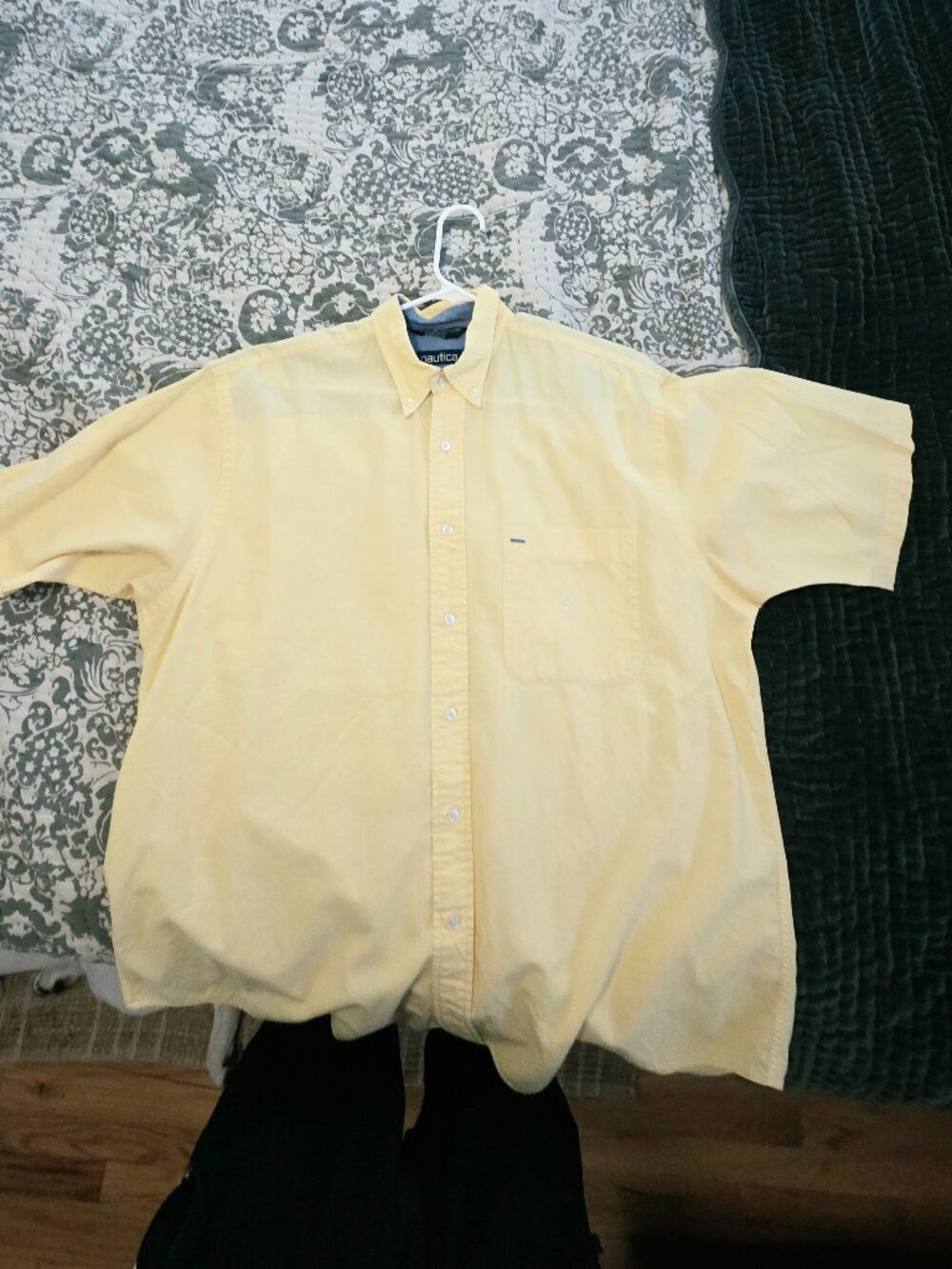 Mens short sleeve button up nautica large yellow
